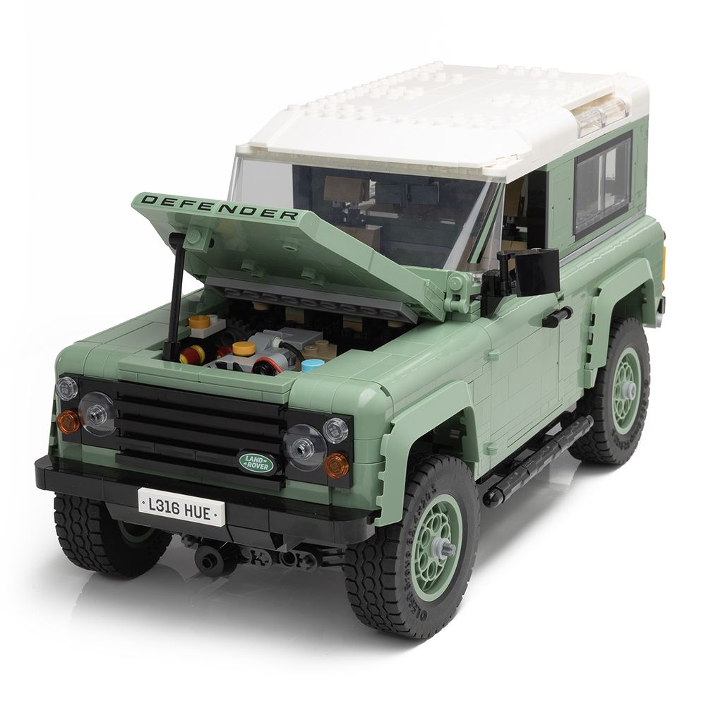 The epic race to build the LEGO® Icons Land Rover Classic Defender 90