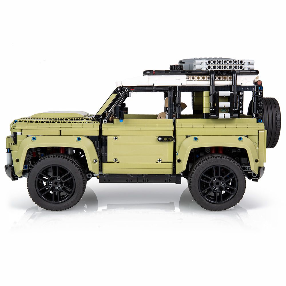 Lego Technic's new Land Rover Defender kit is mean and green (and maybe the  2020 Defender?) - CNET