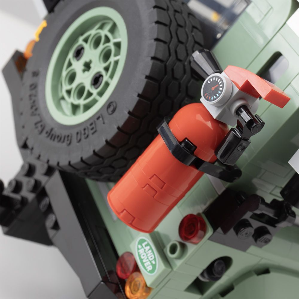 Land Rover | LEGO® Icons Land Rover Classic Defender 90 | 10317 ...