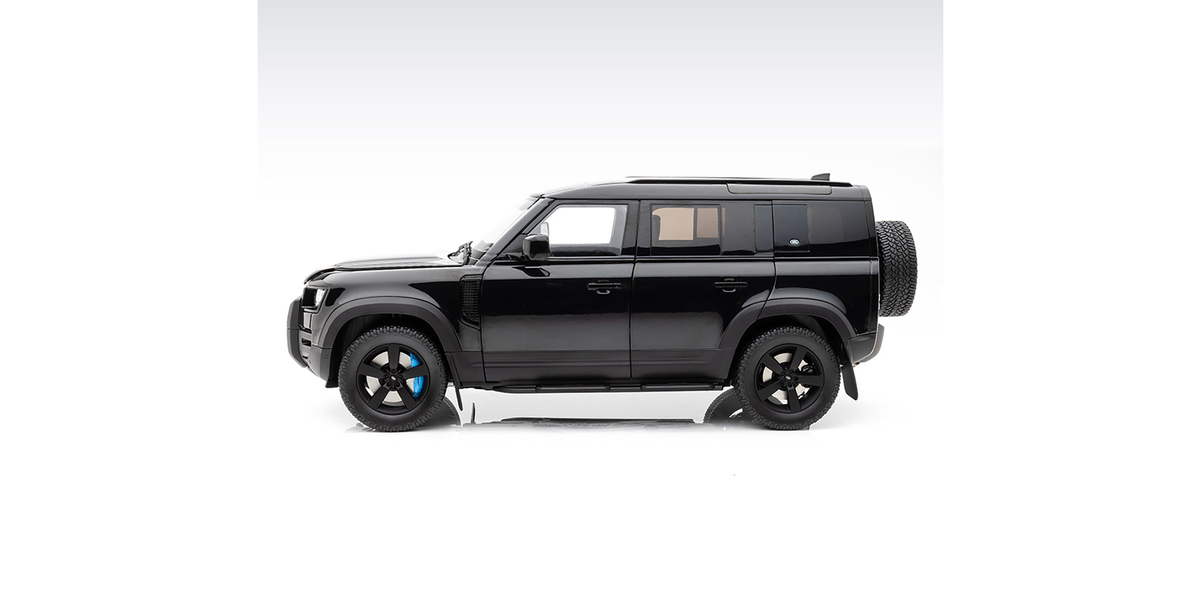 Defender 110 V8 Scale Model 1:18 - Santorini Black